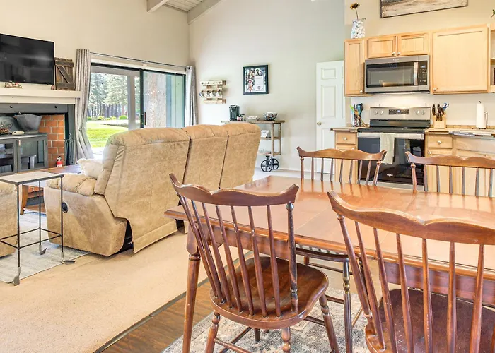 Golf Course Getaway & Hot Tub Haven In Pinetop! Pinetop-Lakeside