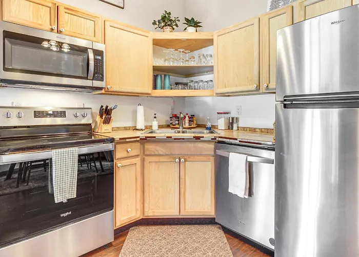 Golf Course Getaway & Hot Tub Haven In Pinetop! Holiday home *