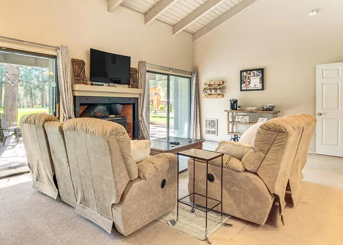Golf Course Getaway & Hot Tub Haven In Pinetop! Pinetop-Lakeside