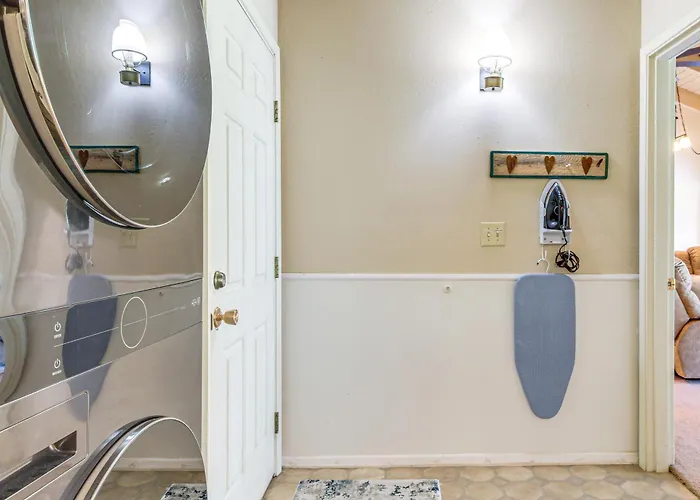Holiday home Golf Course Getaway & Hot Tub Haven In Pinetop!