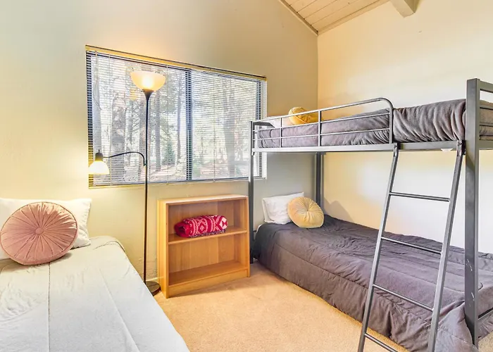 Golf Course Getaway & Hot Tub Haven In Pinetop! Holiday home