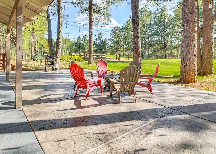 Golf Course Getaway & Hot Tub Haven In Pinetop! Holiday home *